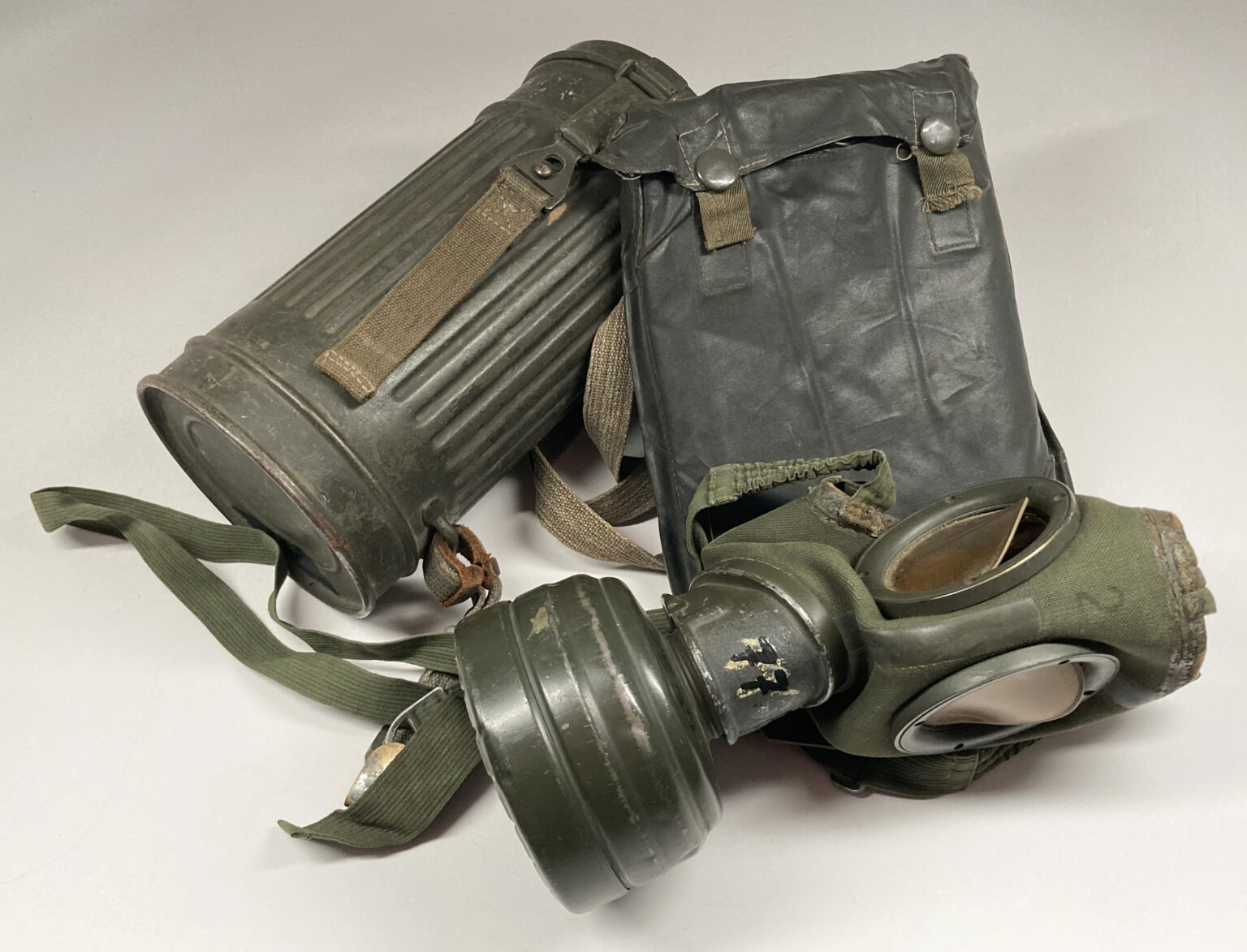 Early Short Gas Mask Set w/ Gascape Pouch Field Painted