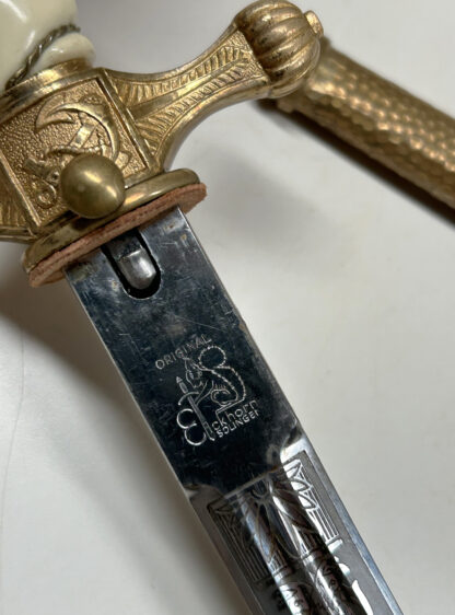 Double Etched Model 1938 Kriegsmarine (Navy) Dagger w/ Hammered Scabbard – (Carl Eickhorn, Solingen) - Image 11