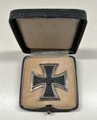 1939 Iron Cross 1st Class in Box – (L/13 Paul Meybauer)