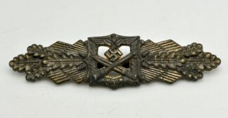 Close Combat Clasp ‘Nahkampfspange’ in Gold - (FLL)