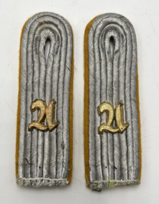 Heer (Army) Aufklärung ‘Reconnaissance’ Officer Shoulderboard Set – (Uniform Removed)