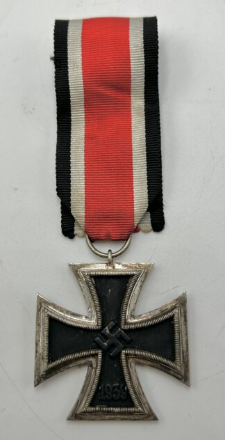 1939 Iron Cross 2nd Class (EK2) - (Walter & Henlein, Gablonz)
