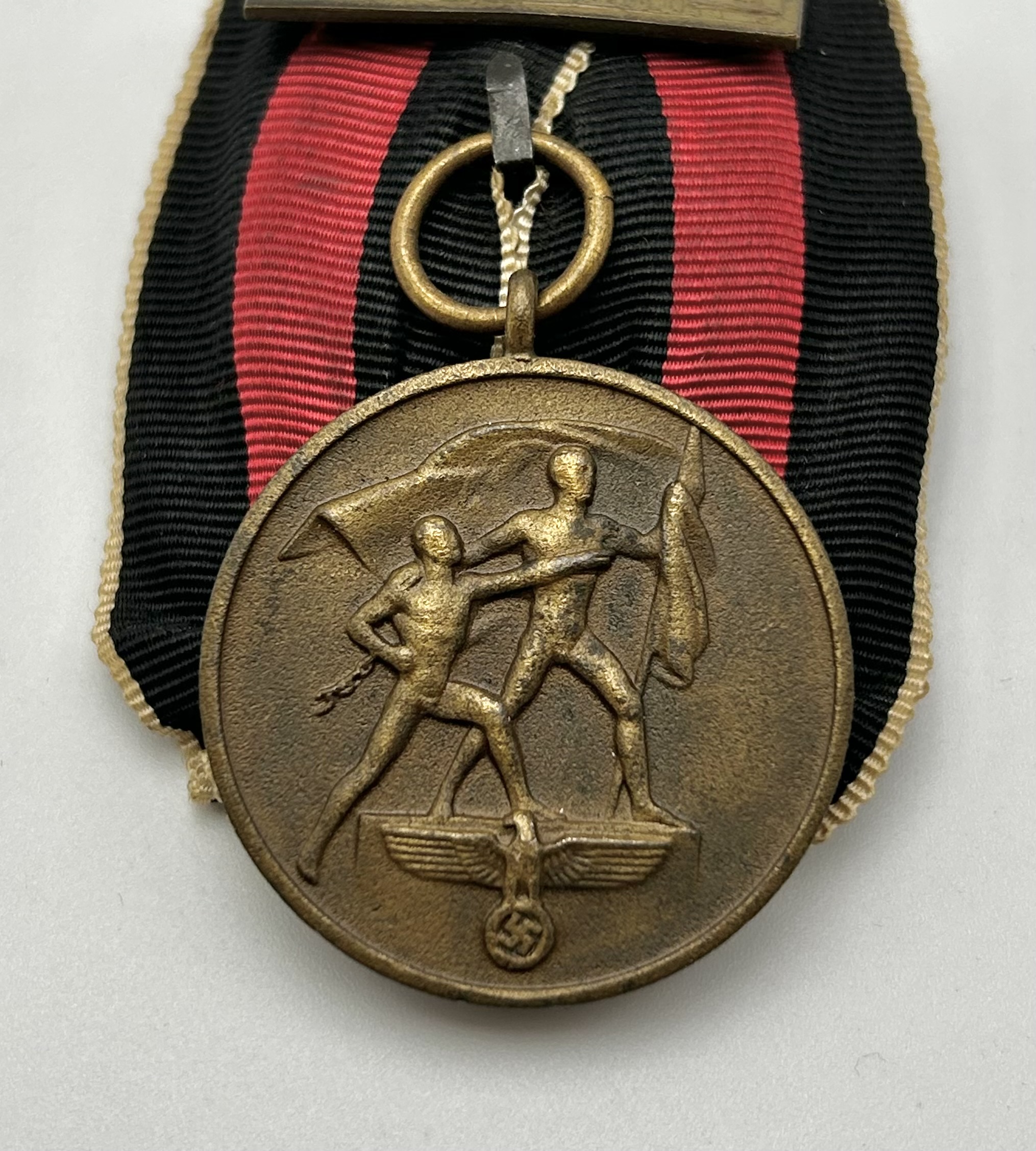 Parade Mounted 1938 Czech Annexation Medal w/ Prague Bar - Image 2