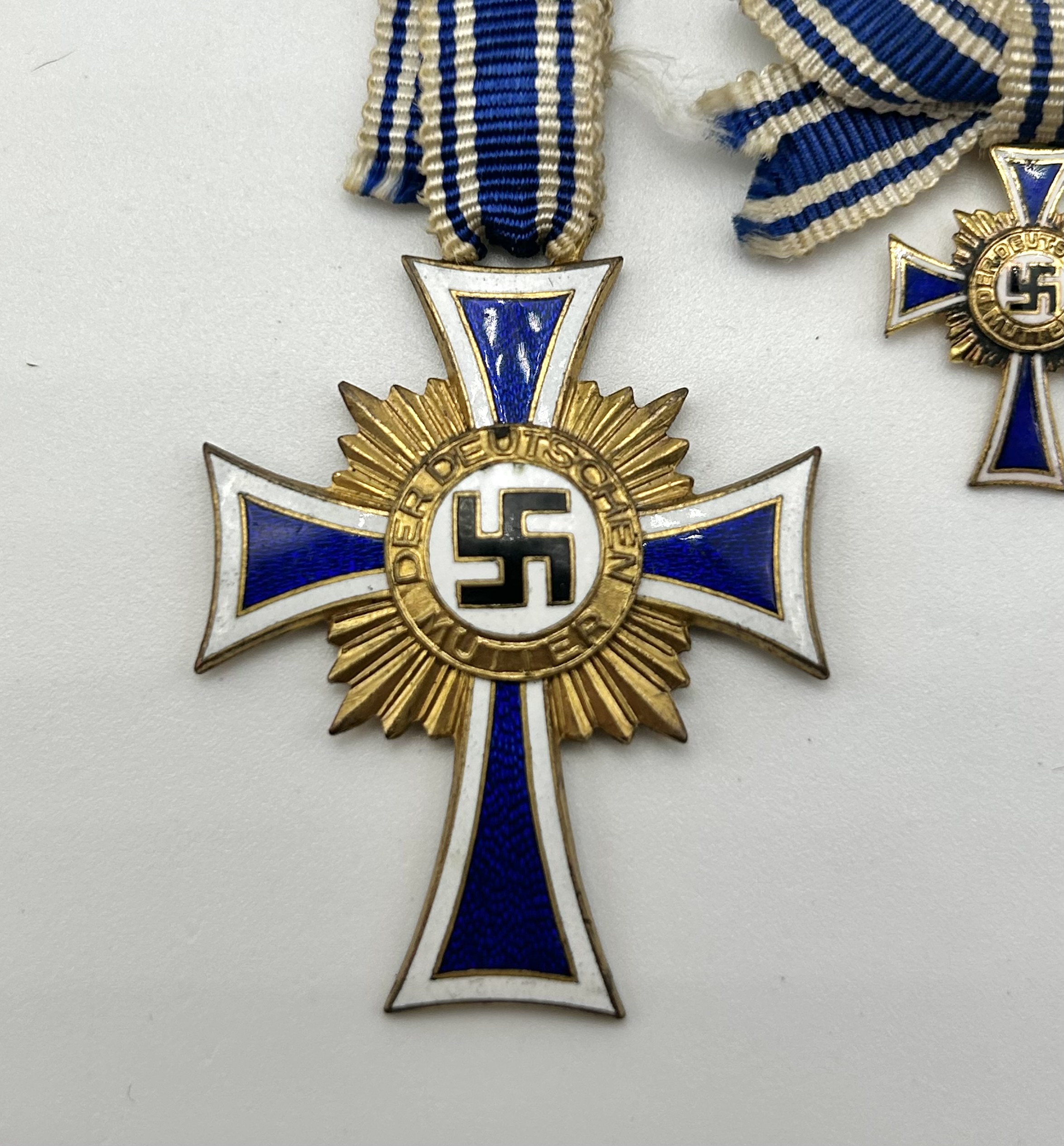 Mother Cross in Gold w/ Miniature - (‘L/11’ Wilhelm Deumer) - Image 2