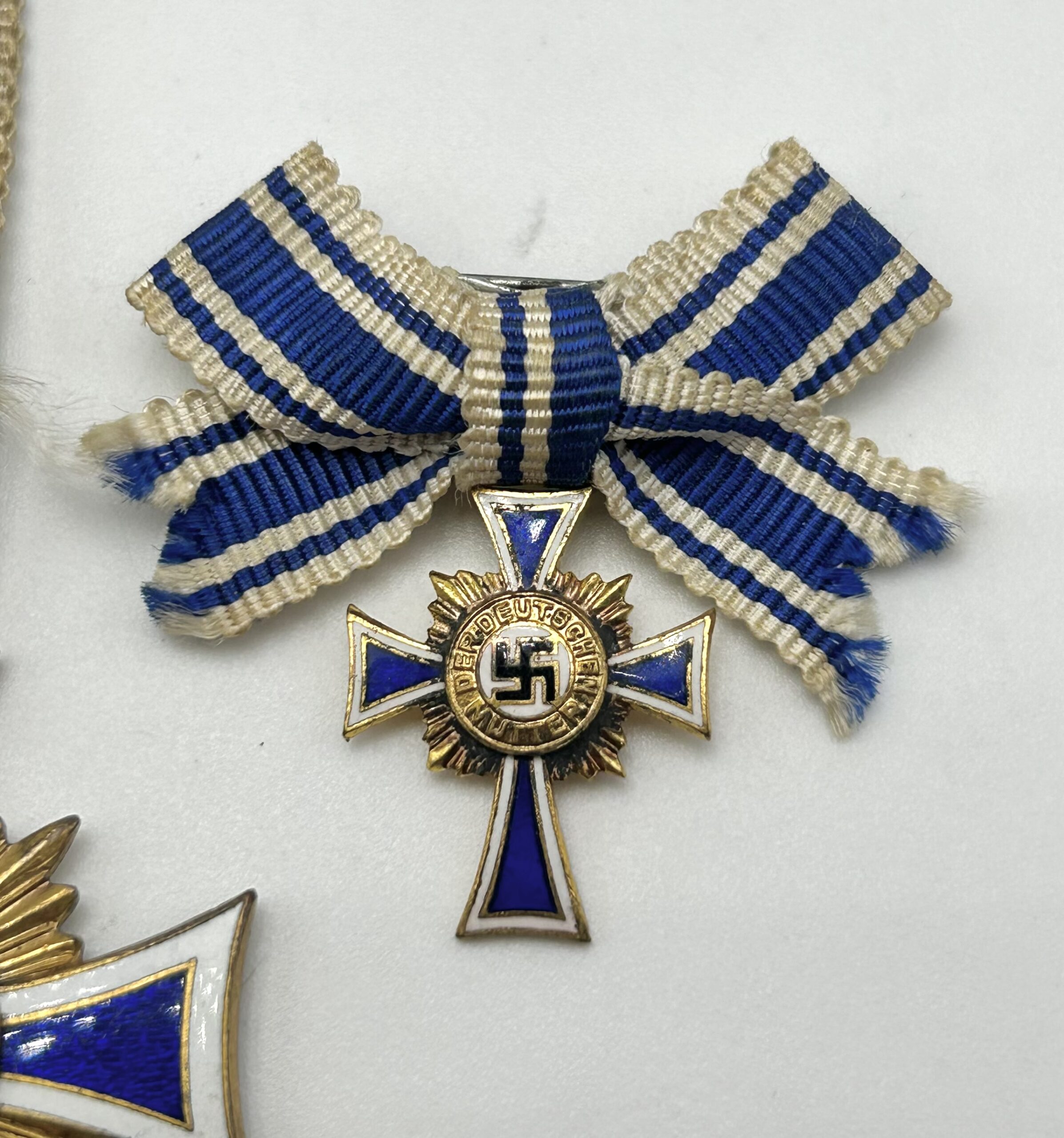 Mother Cross in Gold w/ Miniature - (‘L/11’ Wilhelm Deumer) - Image 3