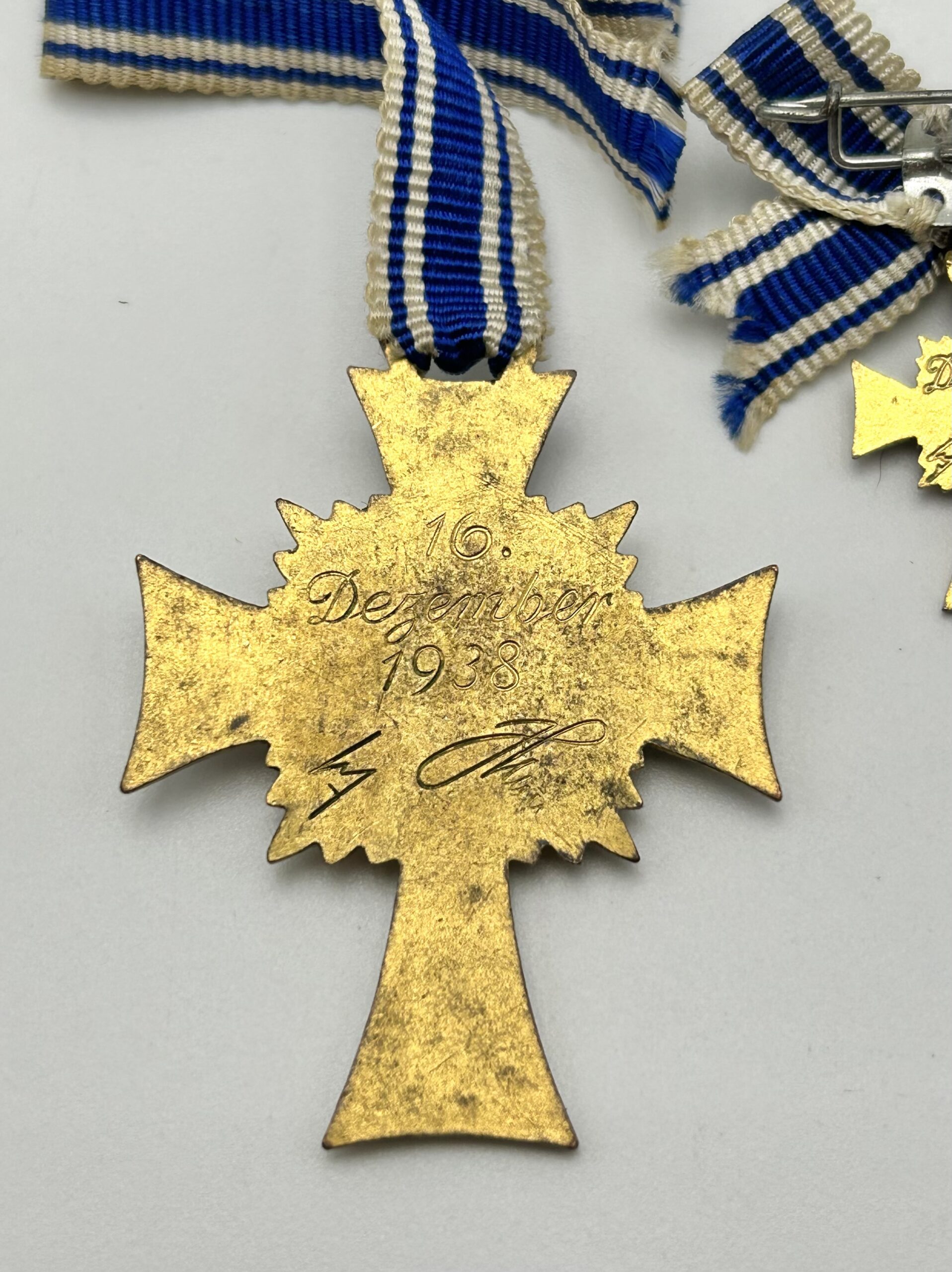 Mother Cross in Gold w/ Miniature - (‘L/11’ Wilhelm Deumer) - Image 6