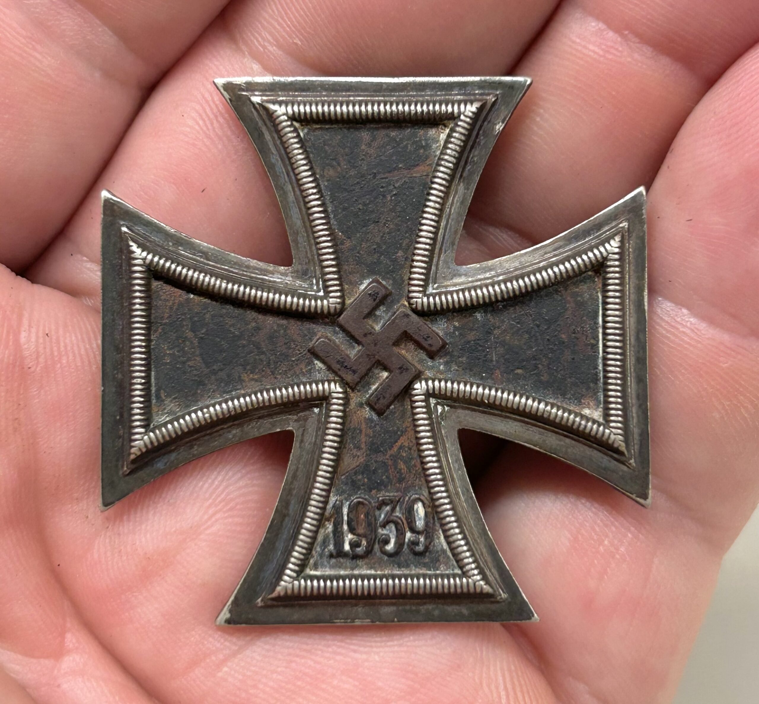 1939 Iron Cross 1st Class (EK1) - ‘3’ (Wilhelm Deumer) - Image 2