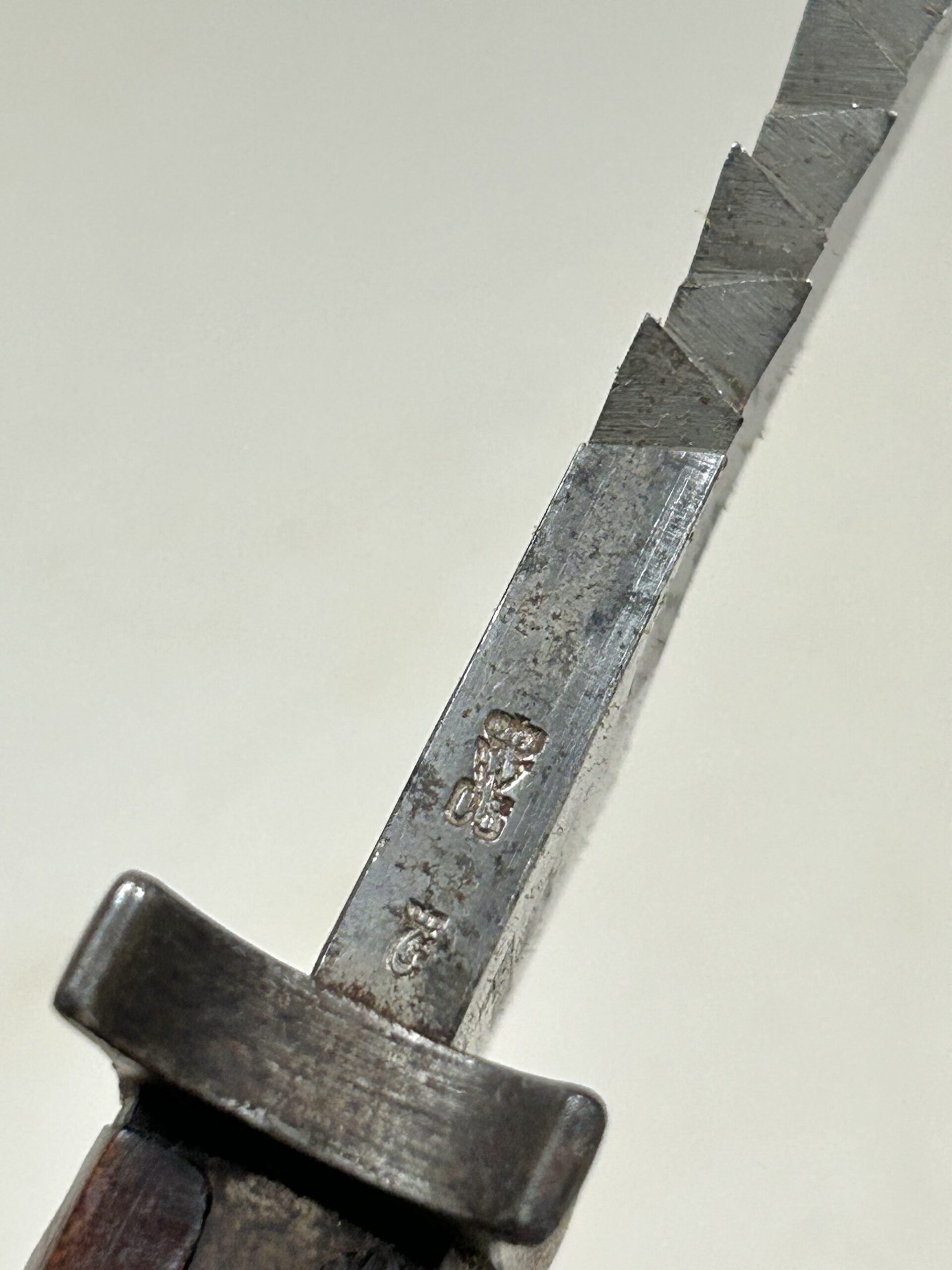 RARE S98/05 “Butchers’ Blade” Bayonet w/ Saw Teeth - Image 25