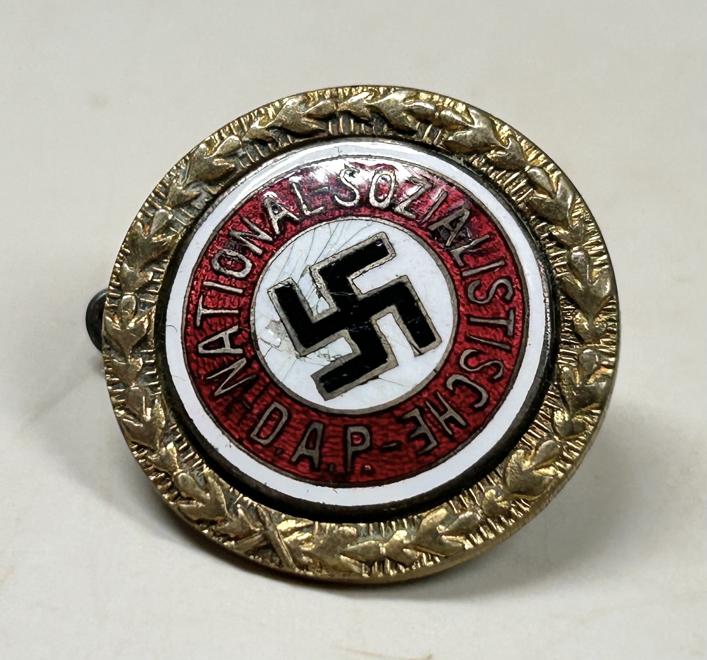 Early Identified 24mm Golden Party Pin - (Josef Fuess, München) - Image 2
